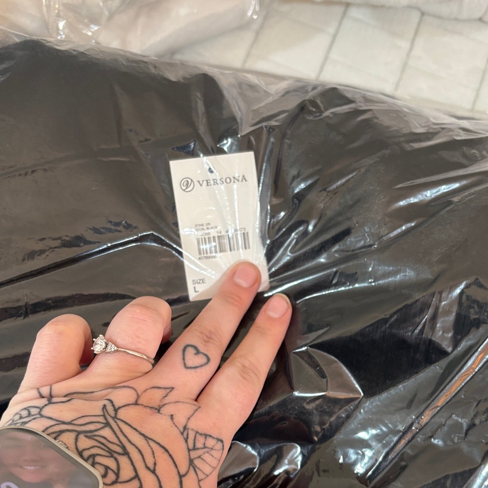 Versona Elegant Black Outerwear